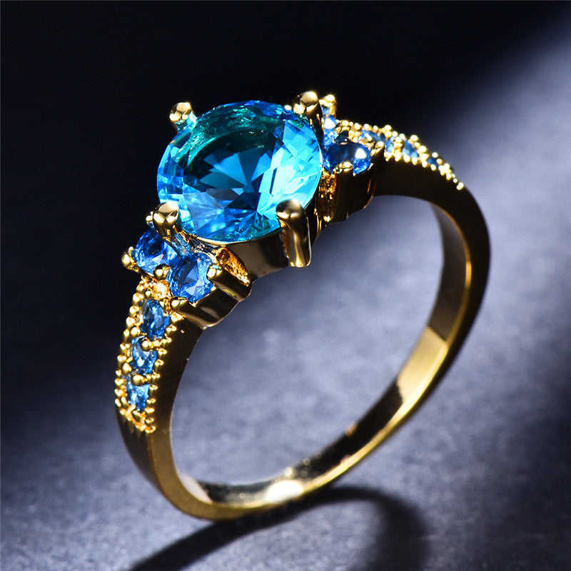 Exquisite Round Cut Zirconia Claw Ring