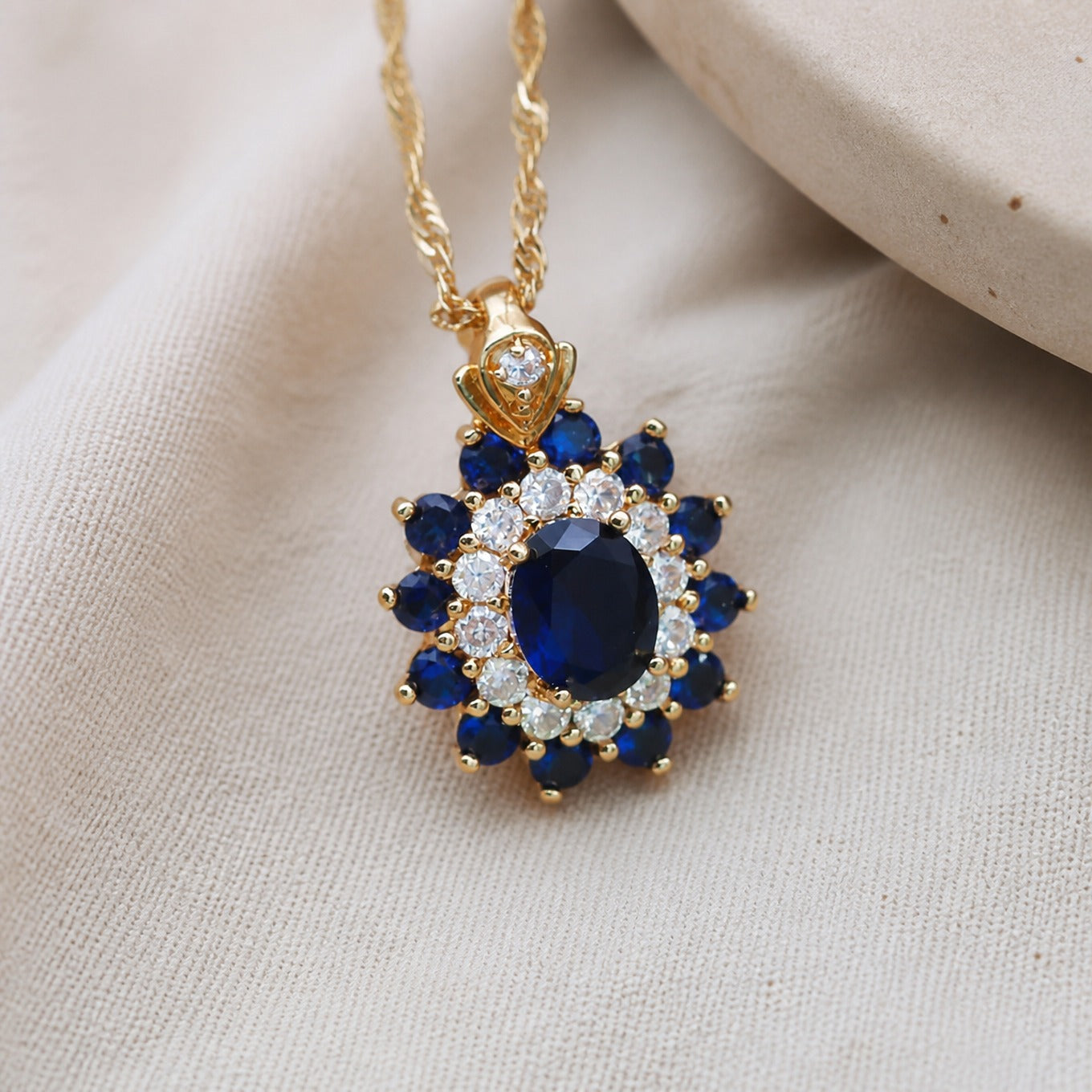 Vintage Sapphire Gold Necklace