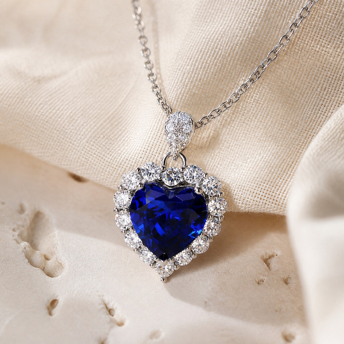 Heart Prestige Sapphire Necklace