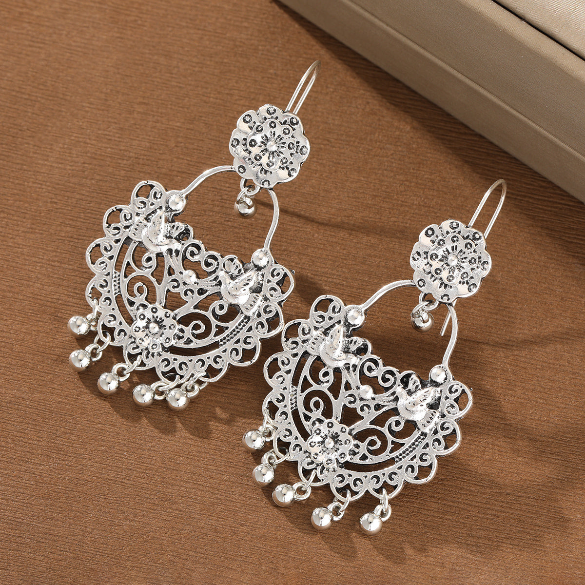 Retro Floral Bird Tassel Earrings