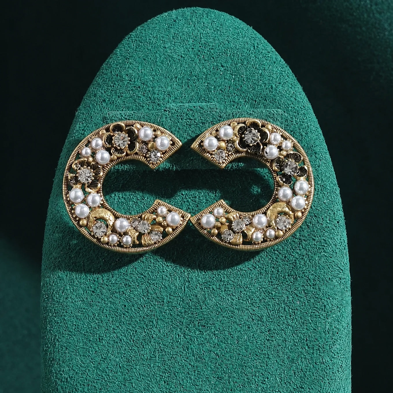 Aesthetic Floral Pearl C-Hoop Earrings