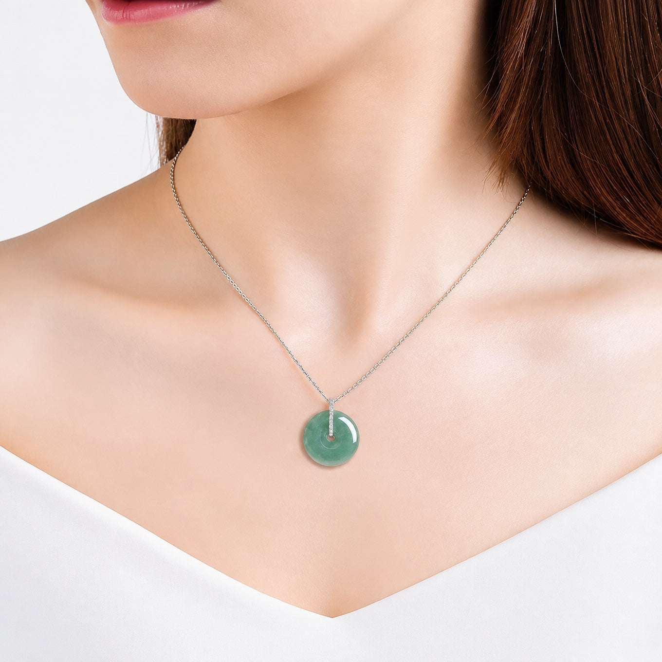 Graceful Jade Circle Necklace