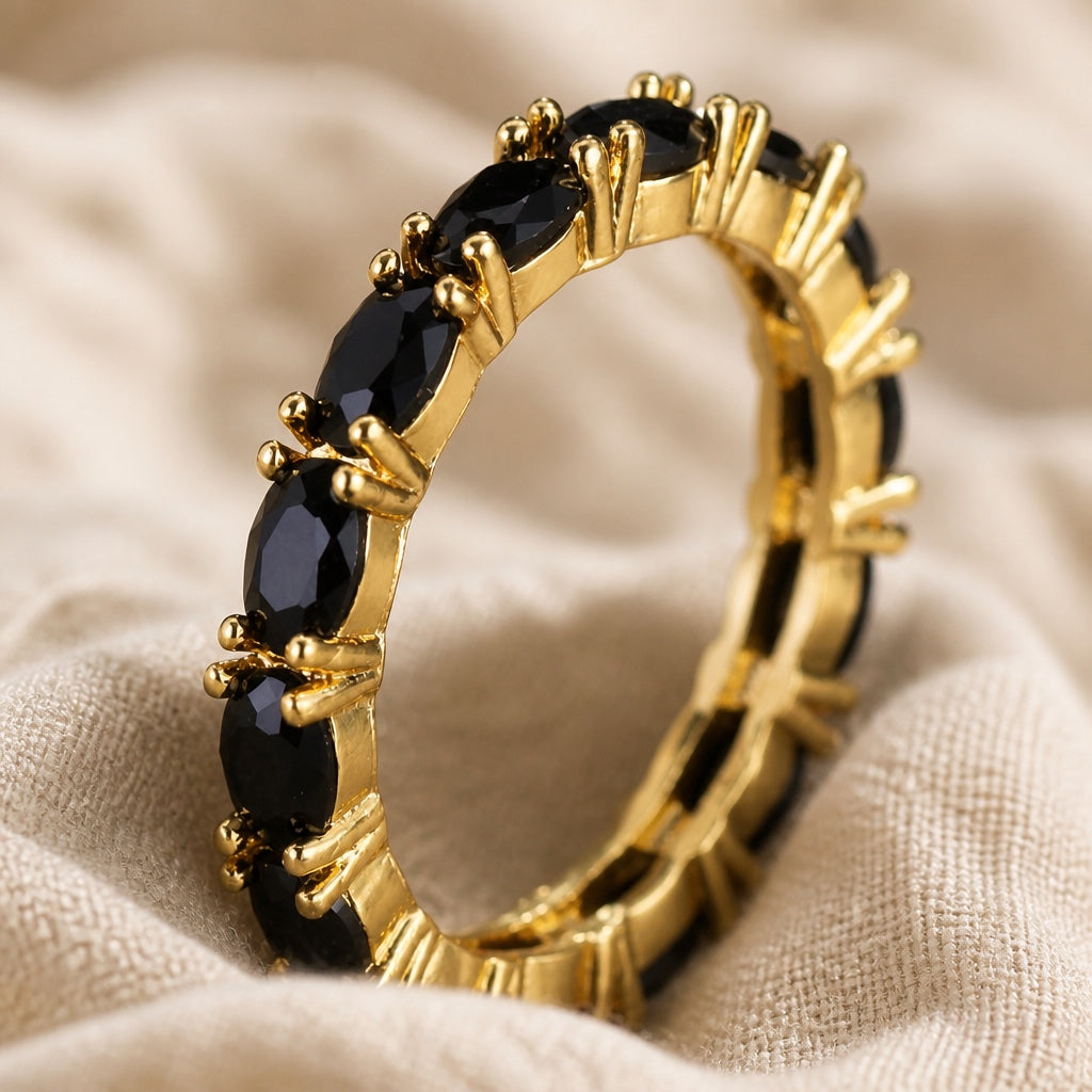 Minimalist Onyx Gold Ring