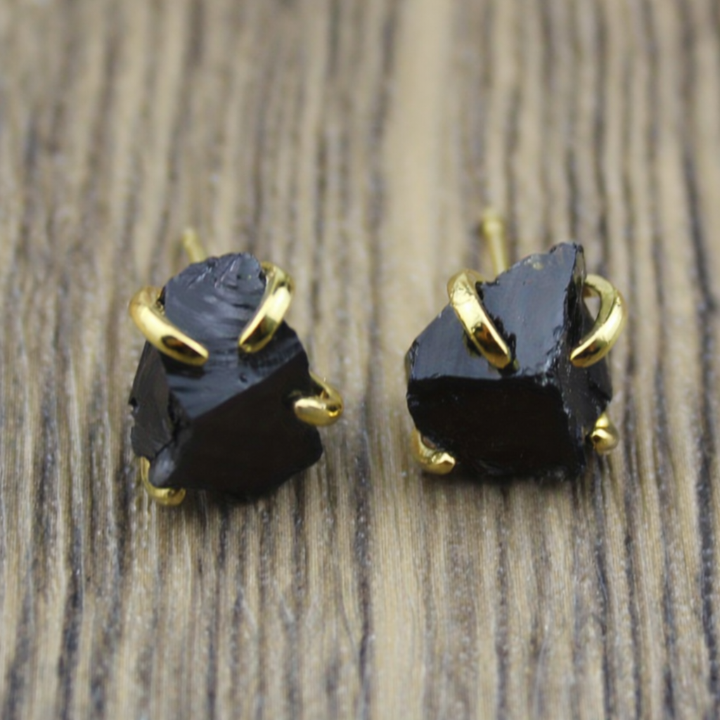 Irregular Mineral Four Claw Stud Earrings
