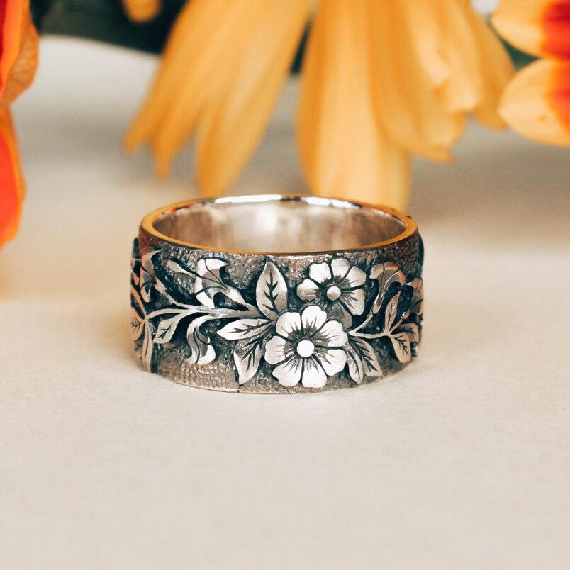 Retro Bohemian Carved Floral Ring