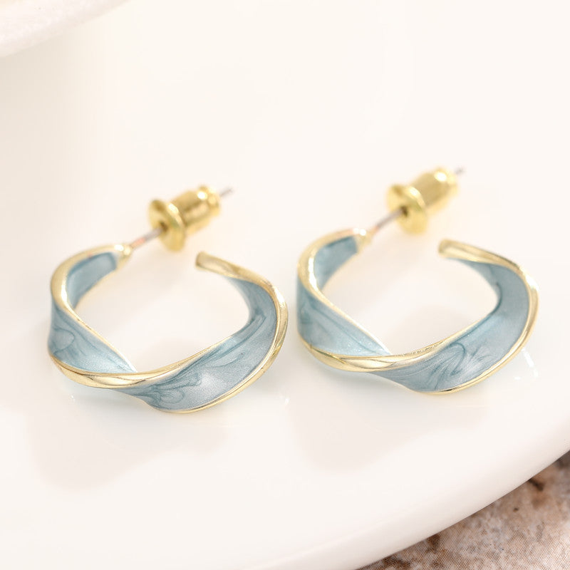 Elegant Twisted C-Shaped Earrings