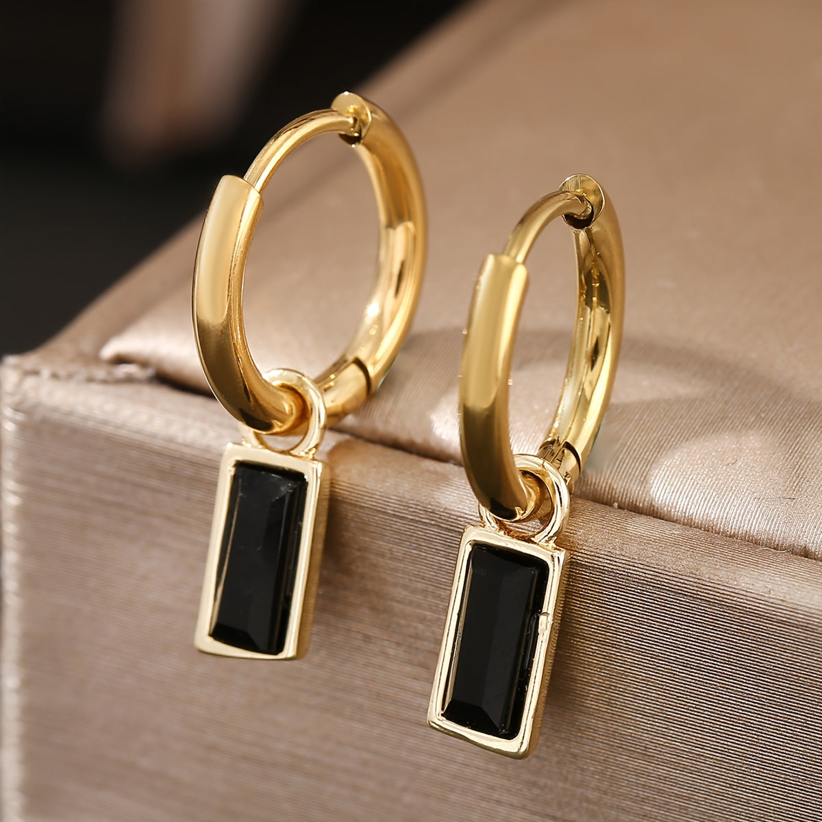 Minimal Teardrop Statement Earrings