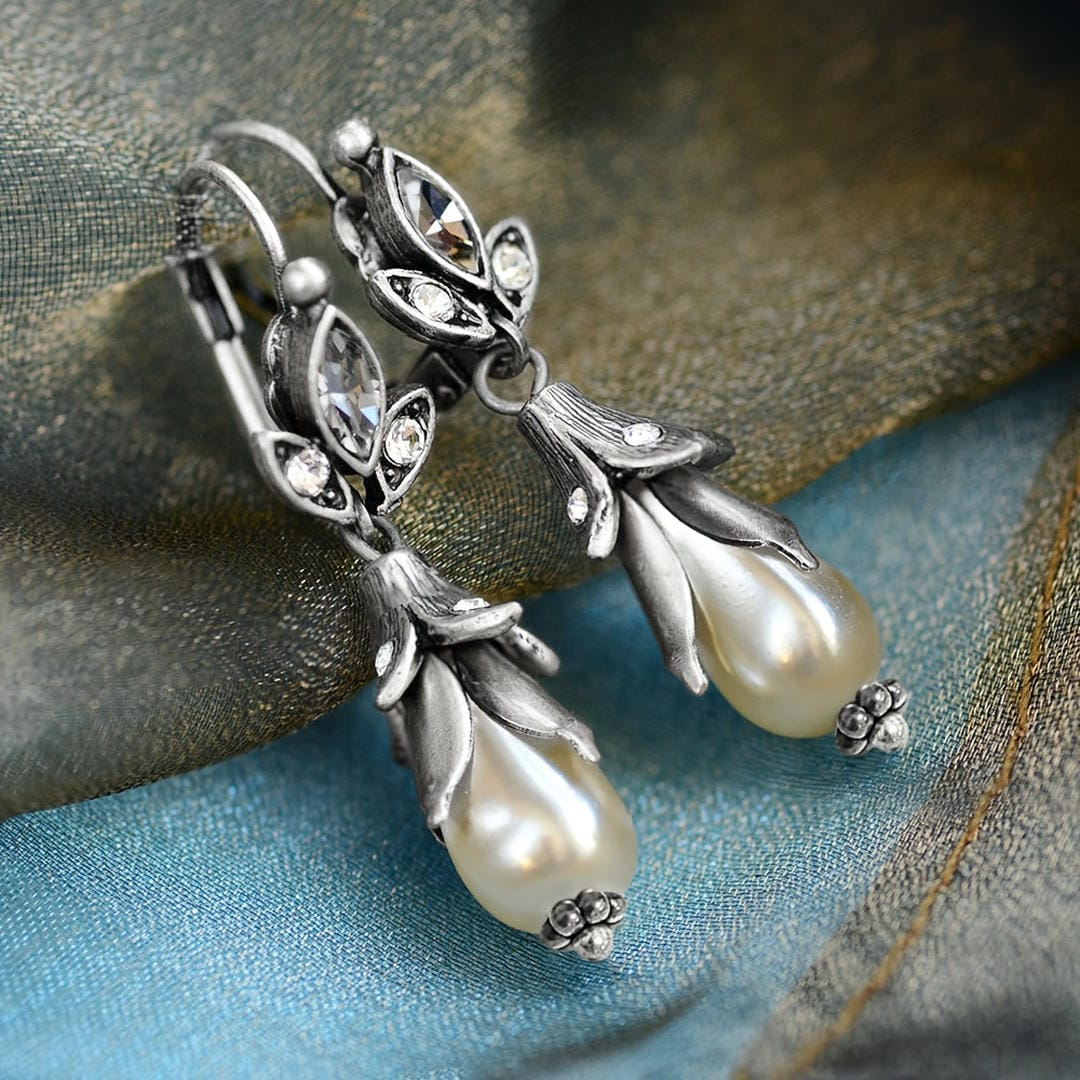 Silver Floral Lily Pearl Earrings