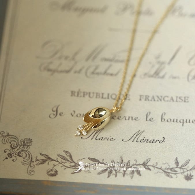 Radiant Teardrop Gold Necklace