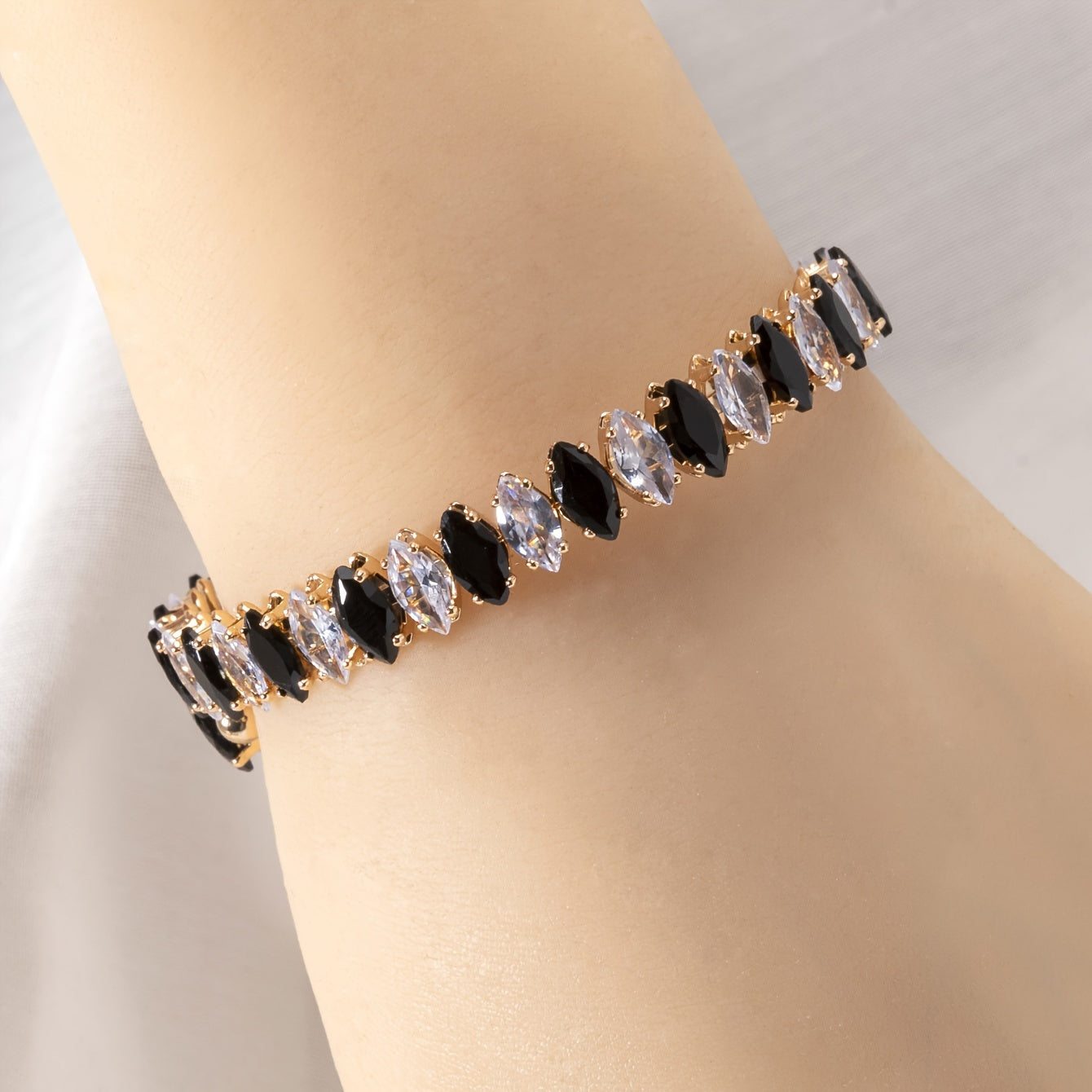 Marquise Zirconia Onyx Bracelet