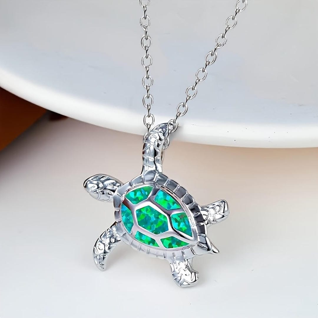 Shiny Turtle Pendant Necklace