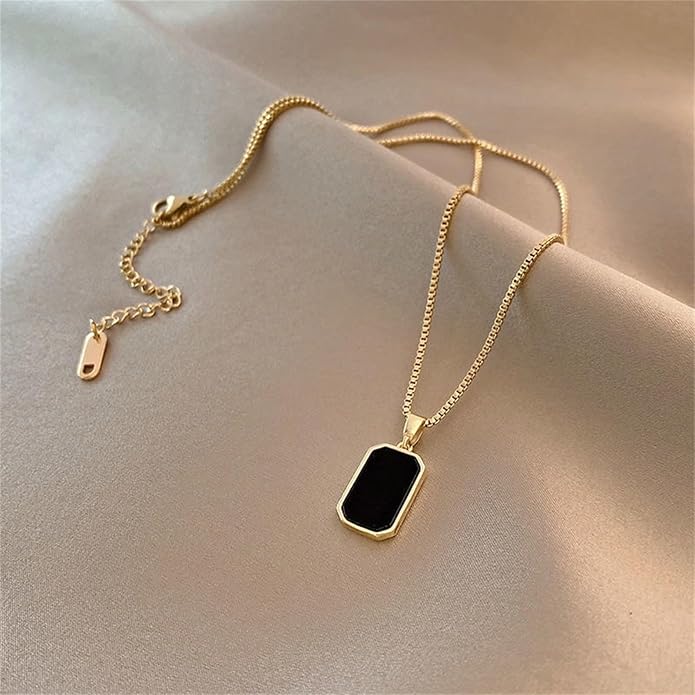 Onyx Gold Clavicle Necklace