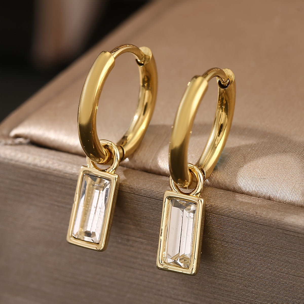Minimal Teardrop Statement Earrings