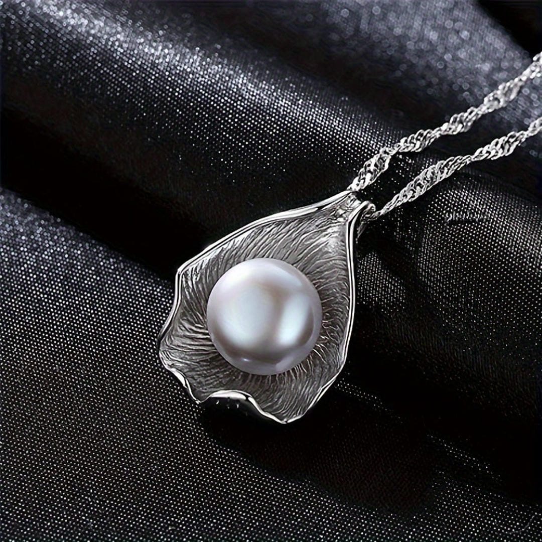 Seashell Pearl Pendant Necklace