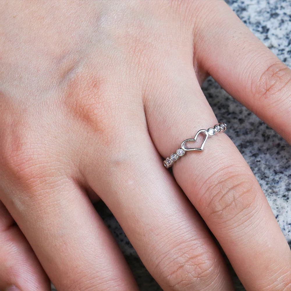 Heart Minimalist Zirconia Ring