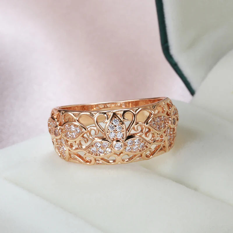 Lavish Zirconia Floral Ring