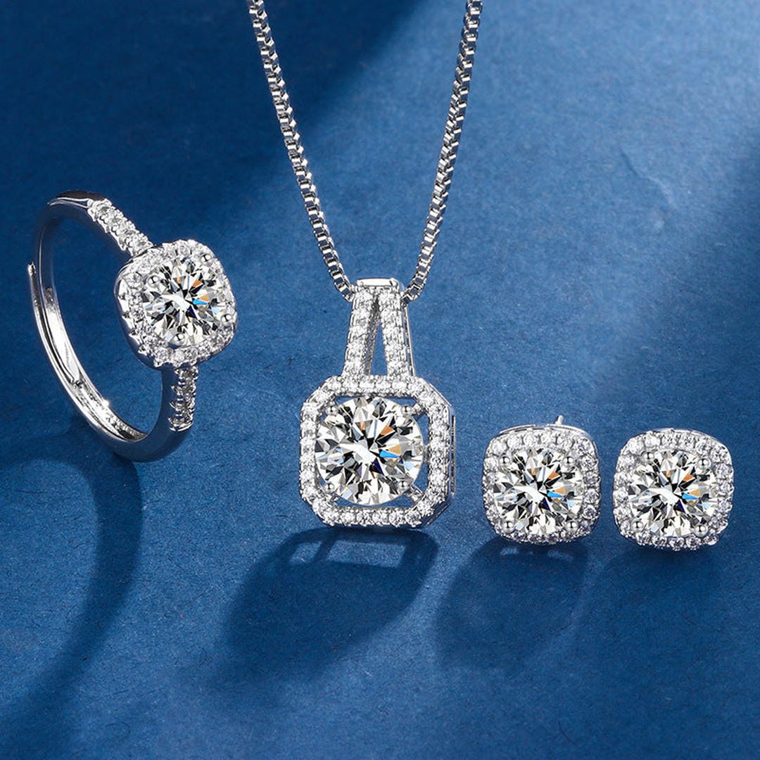 Exclusive White Gold Aria Square Radiant Set