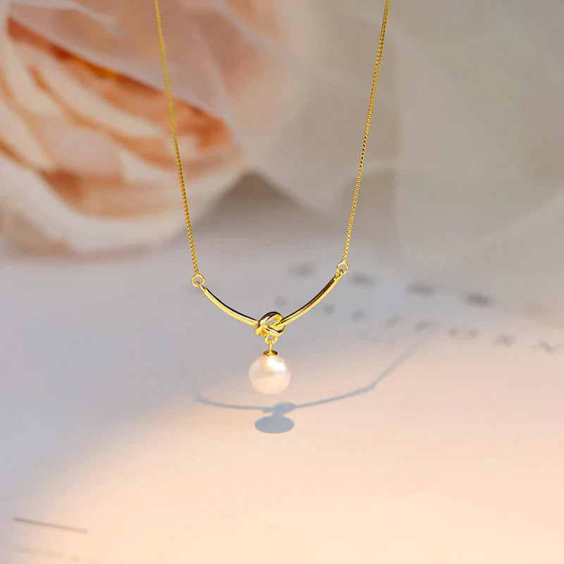 Round Imitation Pearl Pendant Necklace
