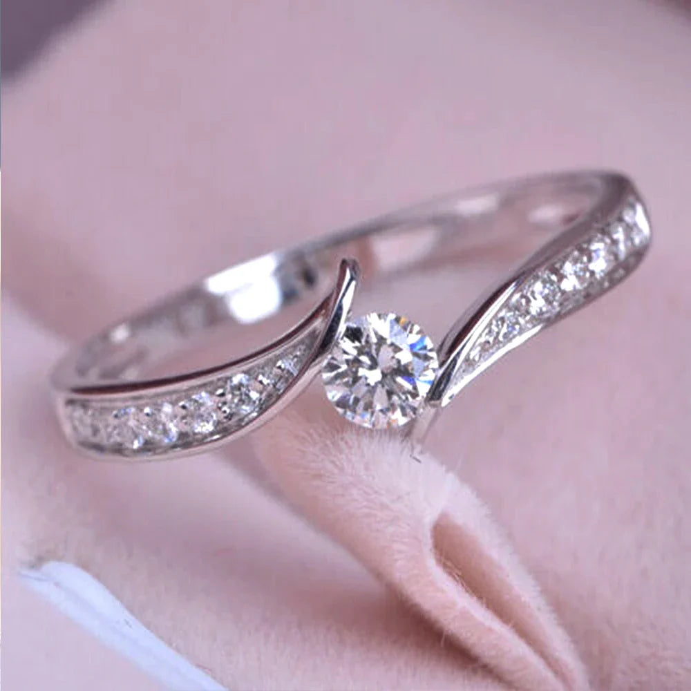 Lavish Minimalist Zirconia Ring