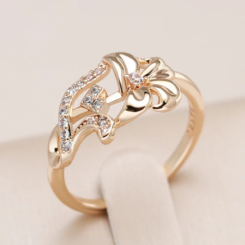 Refined Petal Curve Zirconia Ring