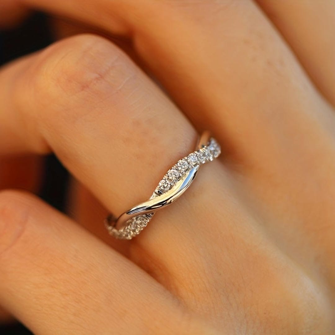 Twisted Pavé Crystal Band
