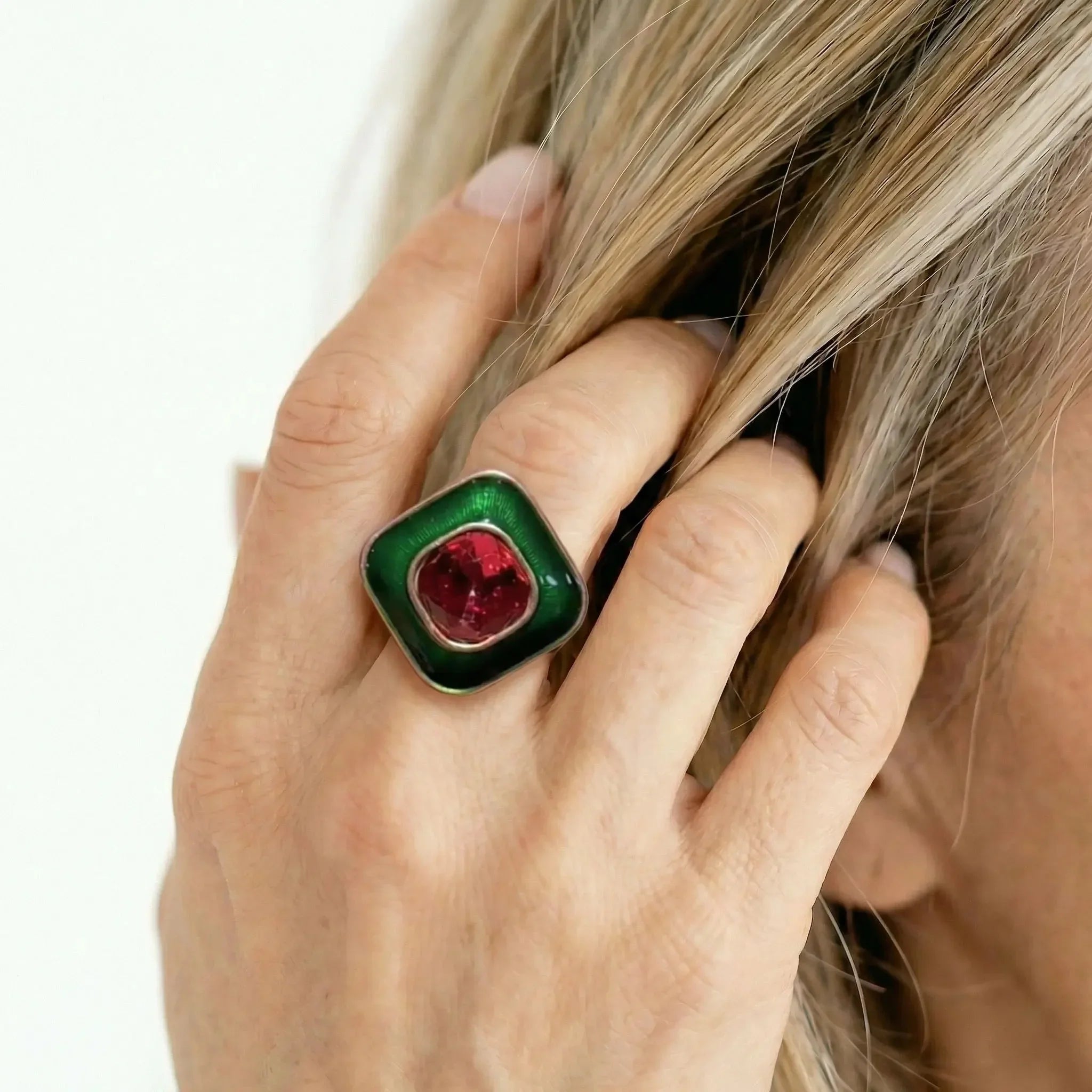 Crimson Noel Elegance Ring