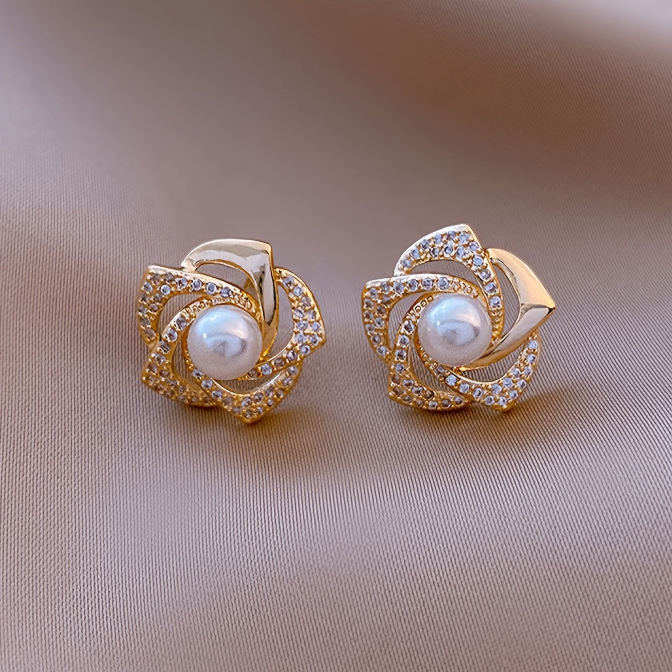 Retro Floral Design Stud Earrings