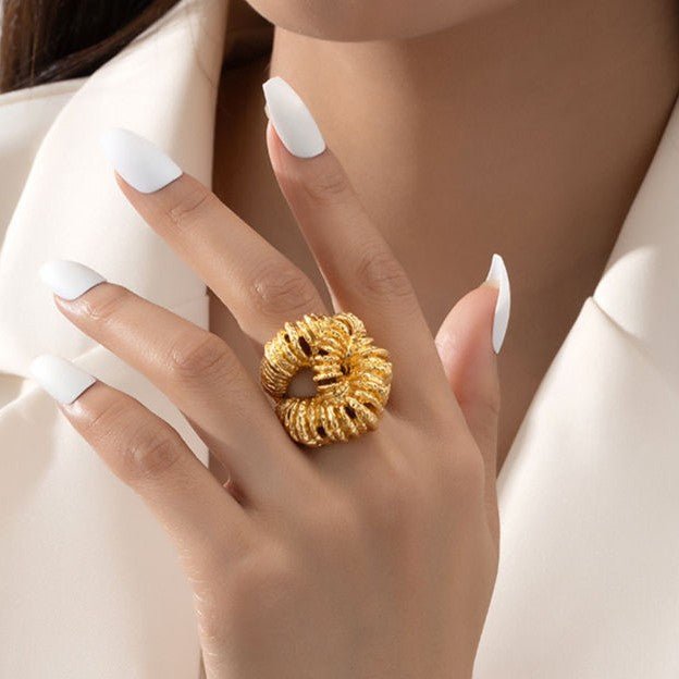 Golden Muse Classic Ring