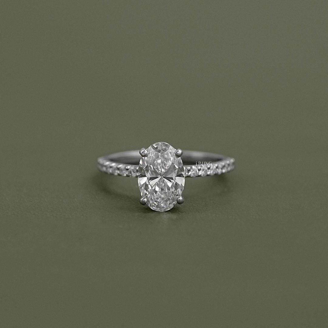 Elegant Oval-Cut Ring