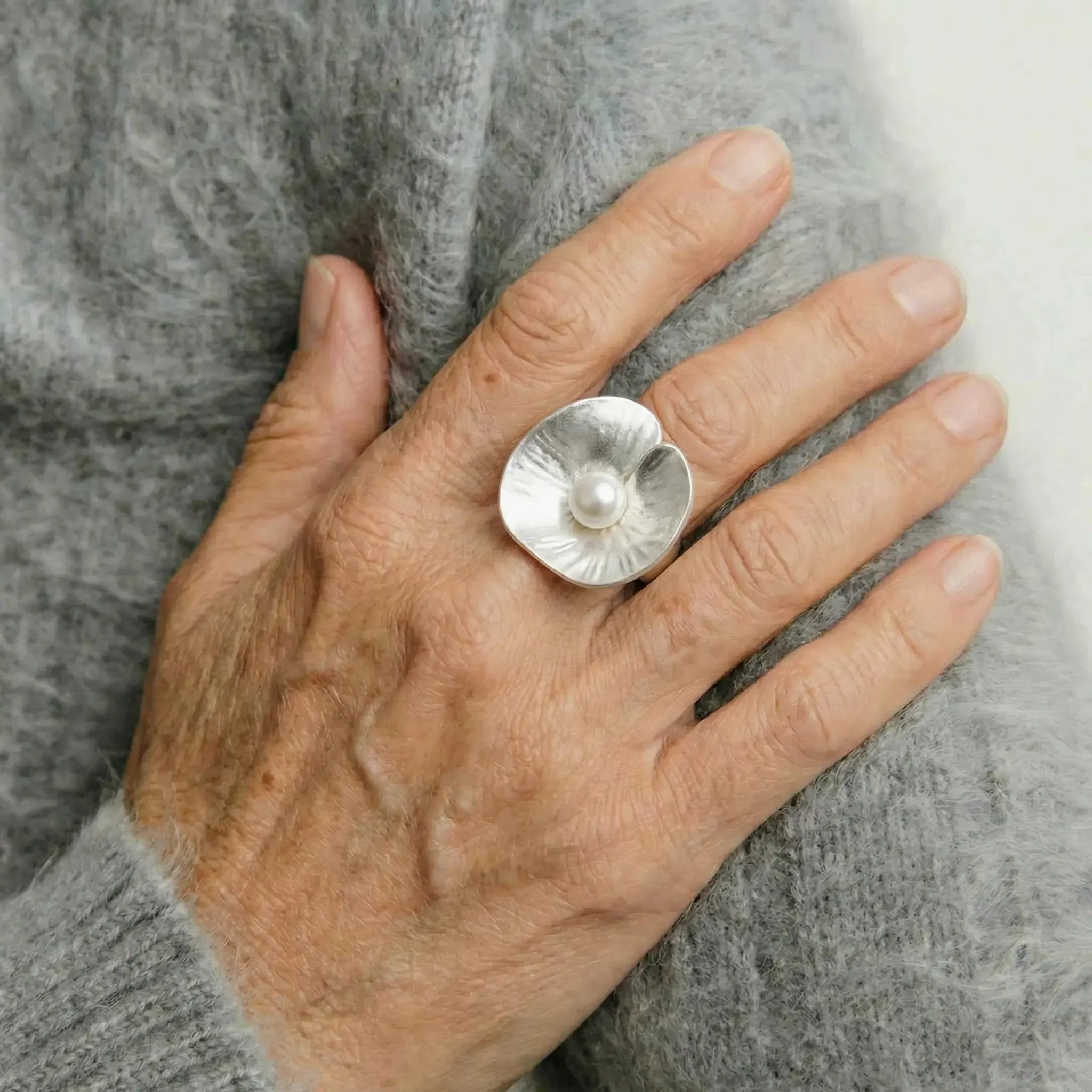 IrisImpulse Pearl Ring