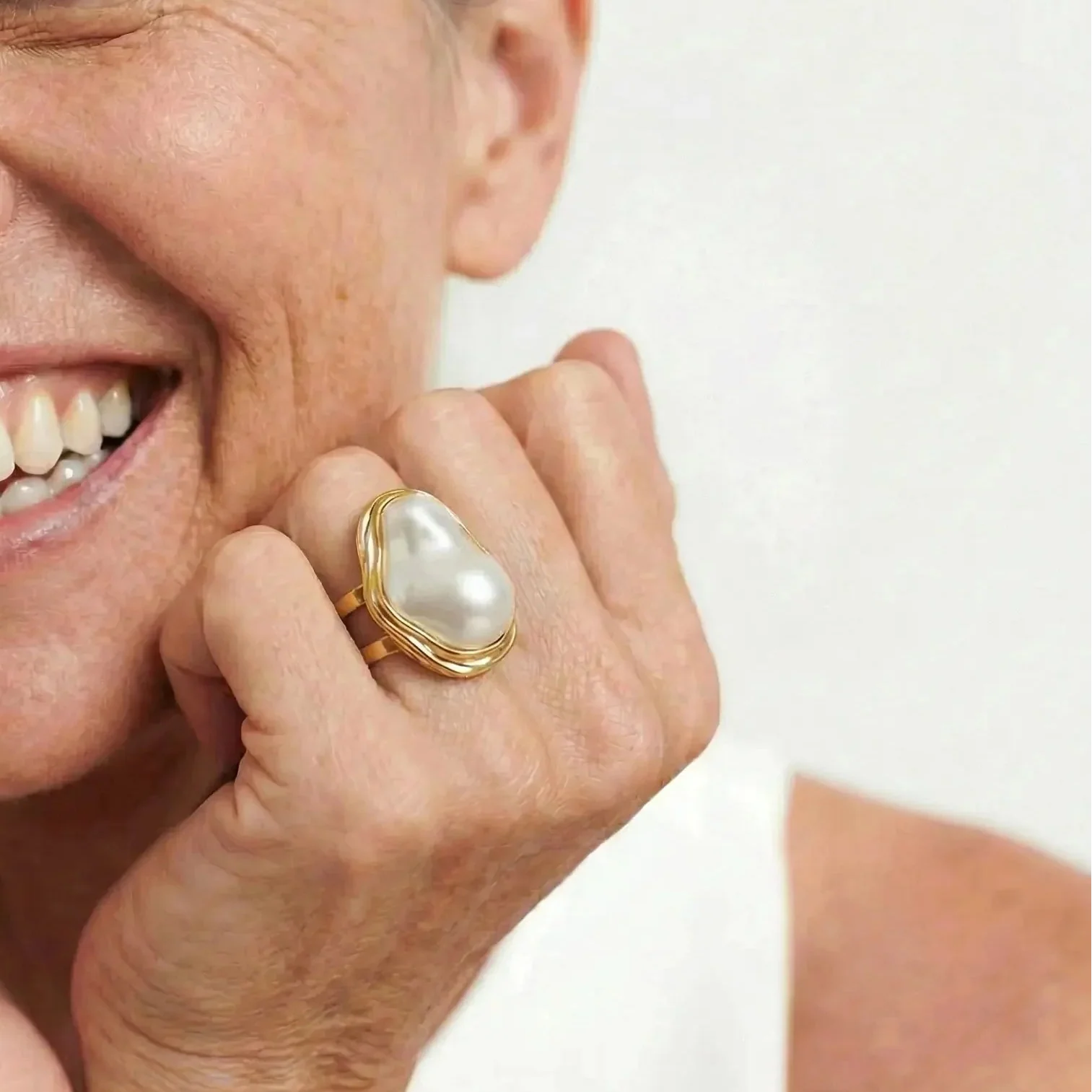 ModernMuse Pearl Adjustable Ring