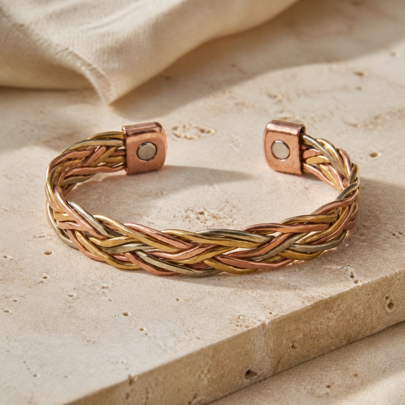 Mire Elegance Copper Cuff