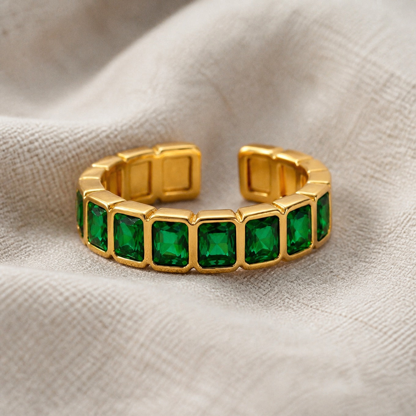 Emerald Silhouette Band Ring