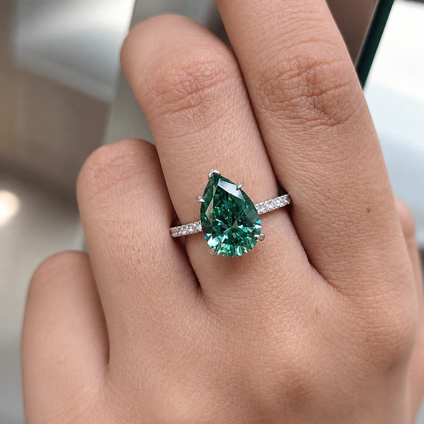Timeless Emerald Majesty Ring