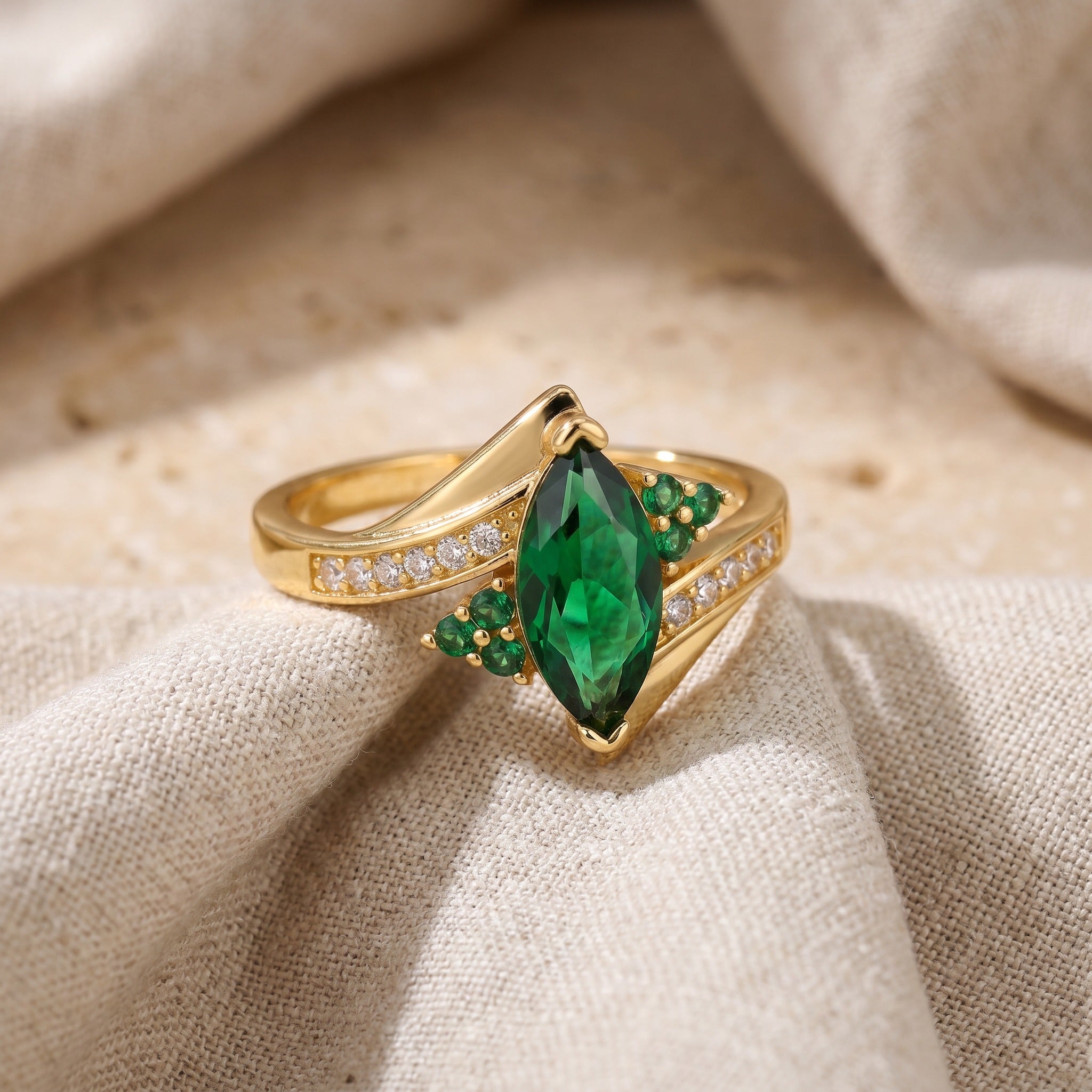Emerald Sovereign Crest Ring