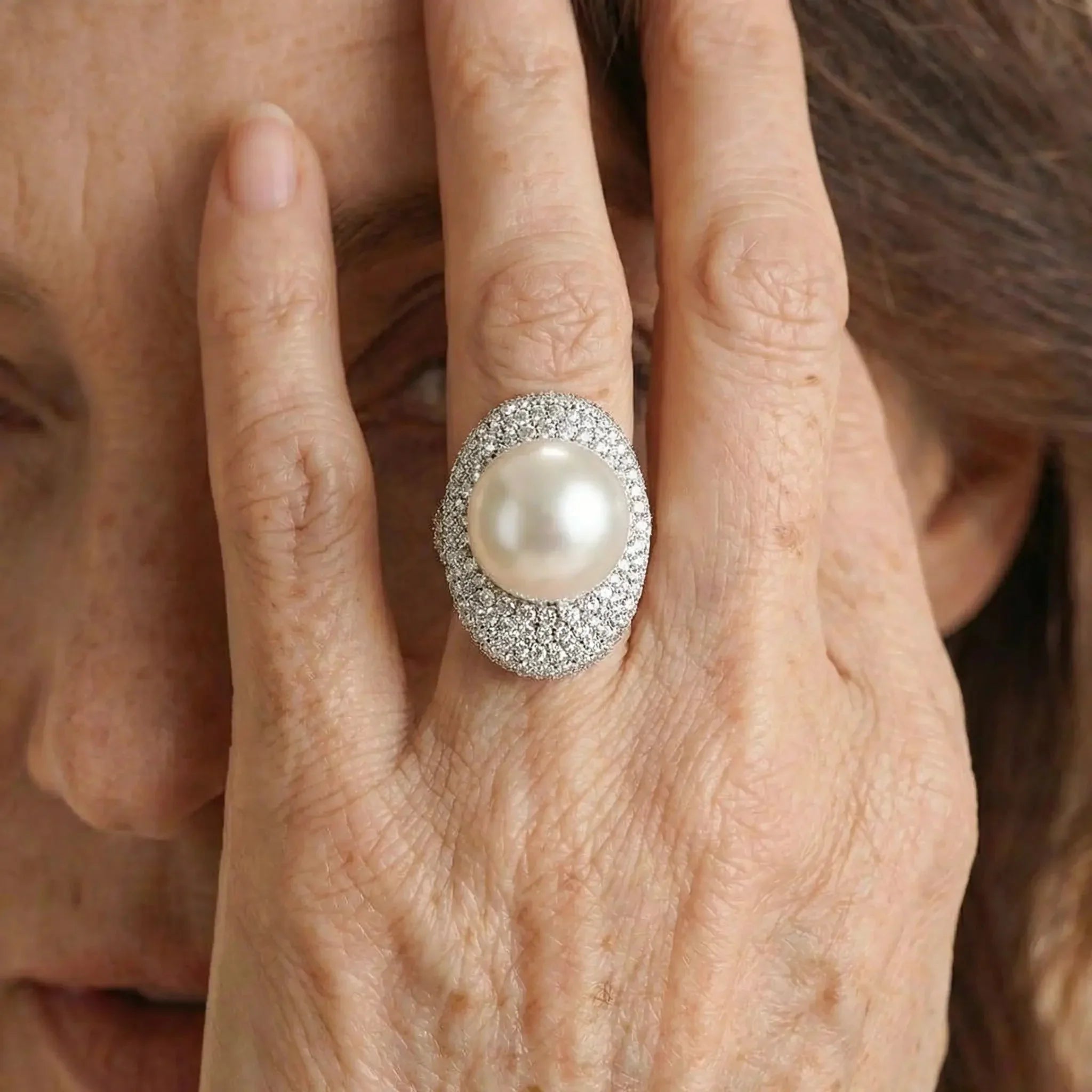 Swanlight Pearl Ring