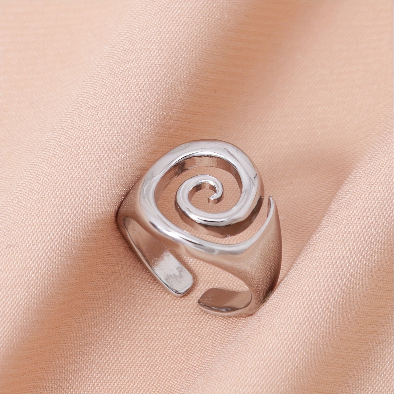 Minimalist Hollow Spiral Snail Design Ring