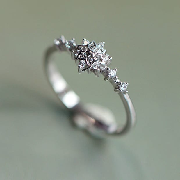 Sleek Floral Grace Ring