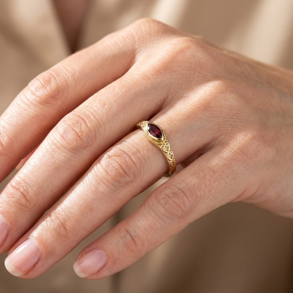 Vintage Red Stone Ring