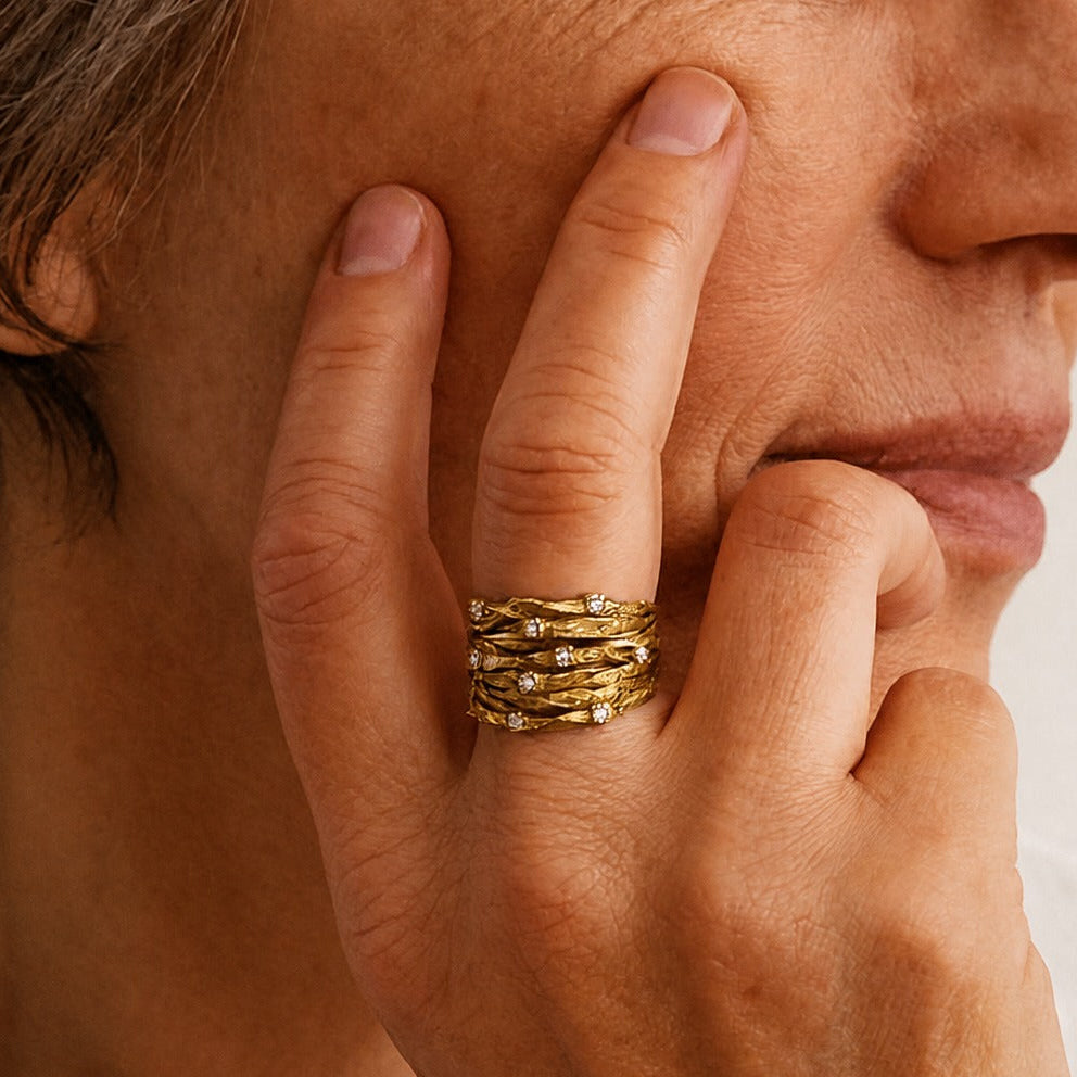 Vintage Gold Sculpted Band Ring