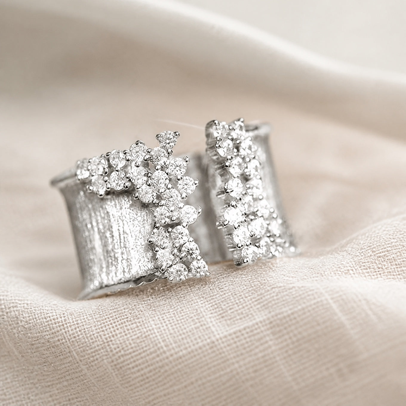 Lavish Zirconia Wide Ring