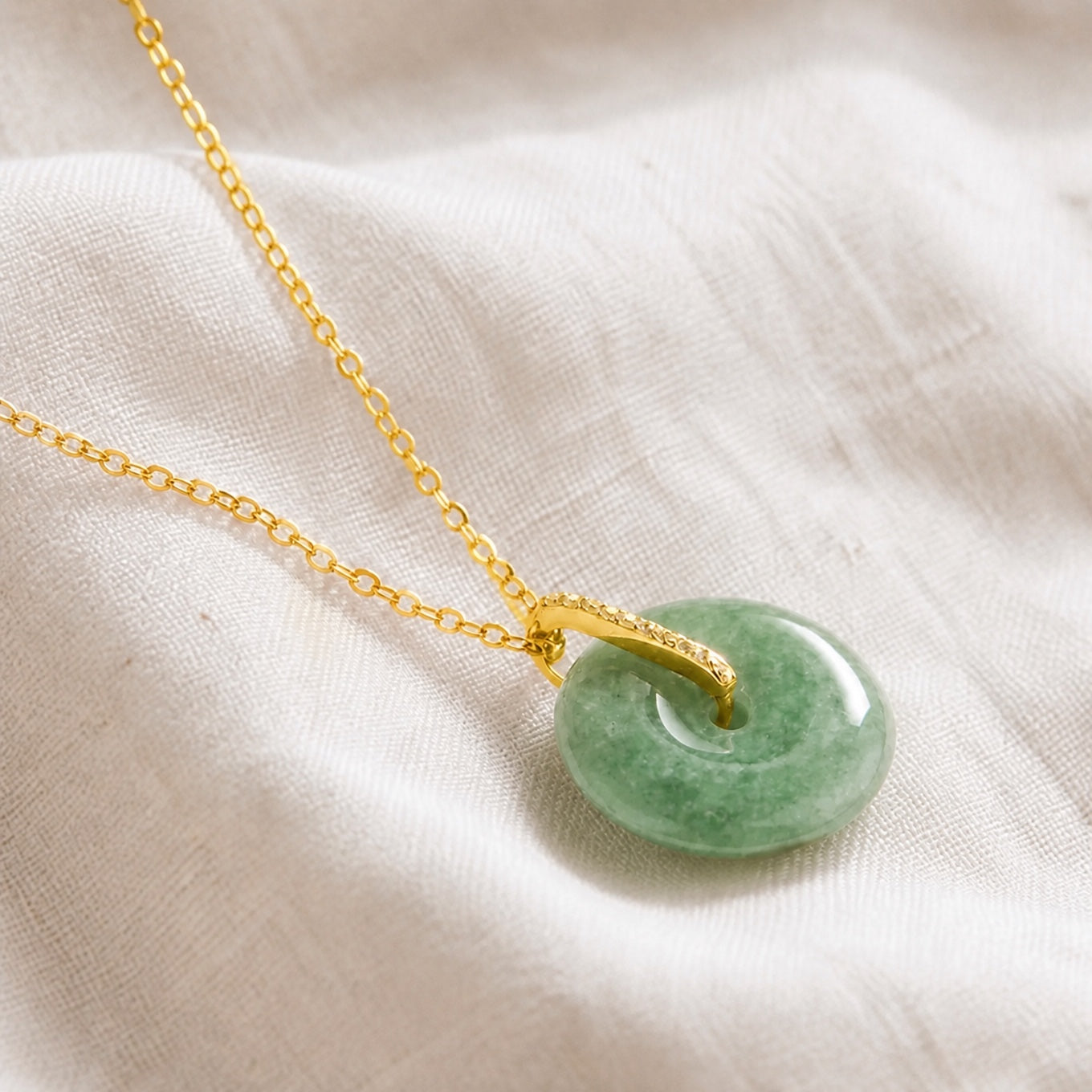 Graceful Jade Circle Necklace