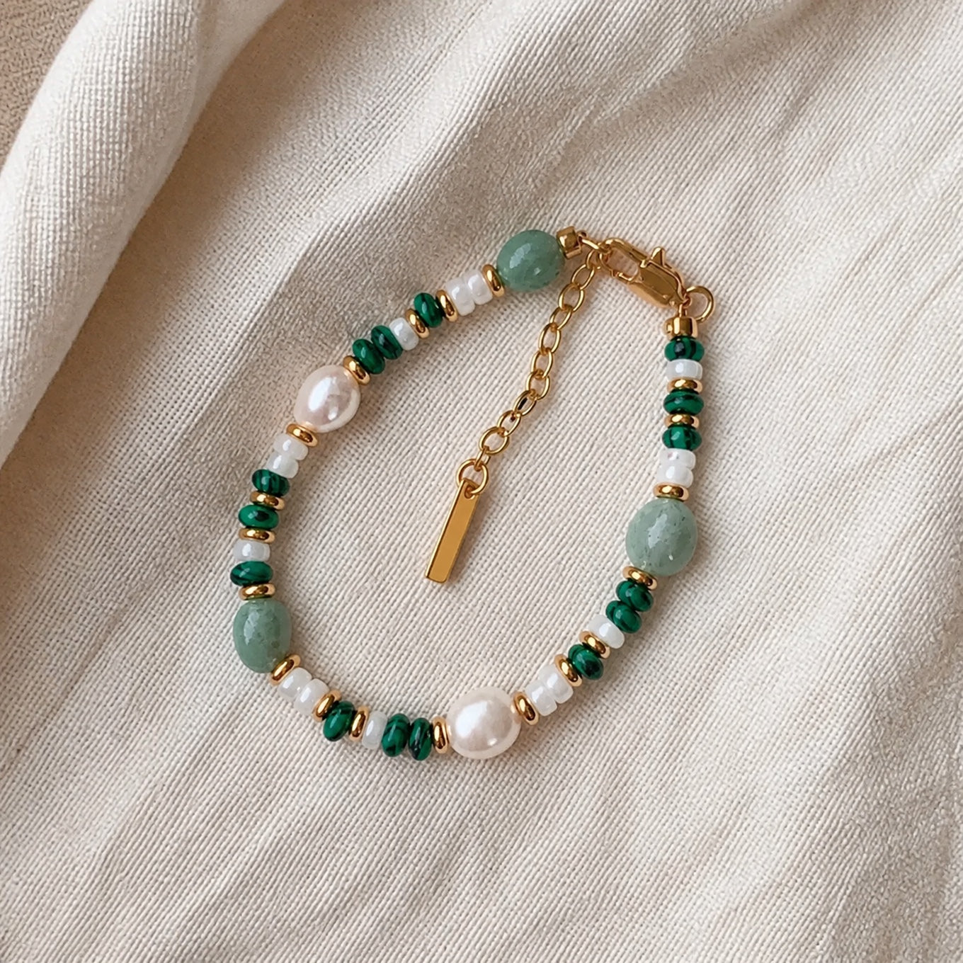 Prestigious Pearl Jade Gold Bracelet