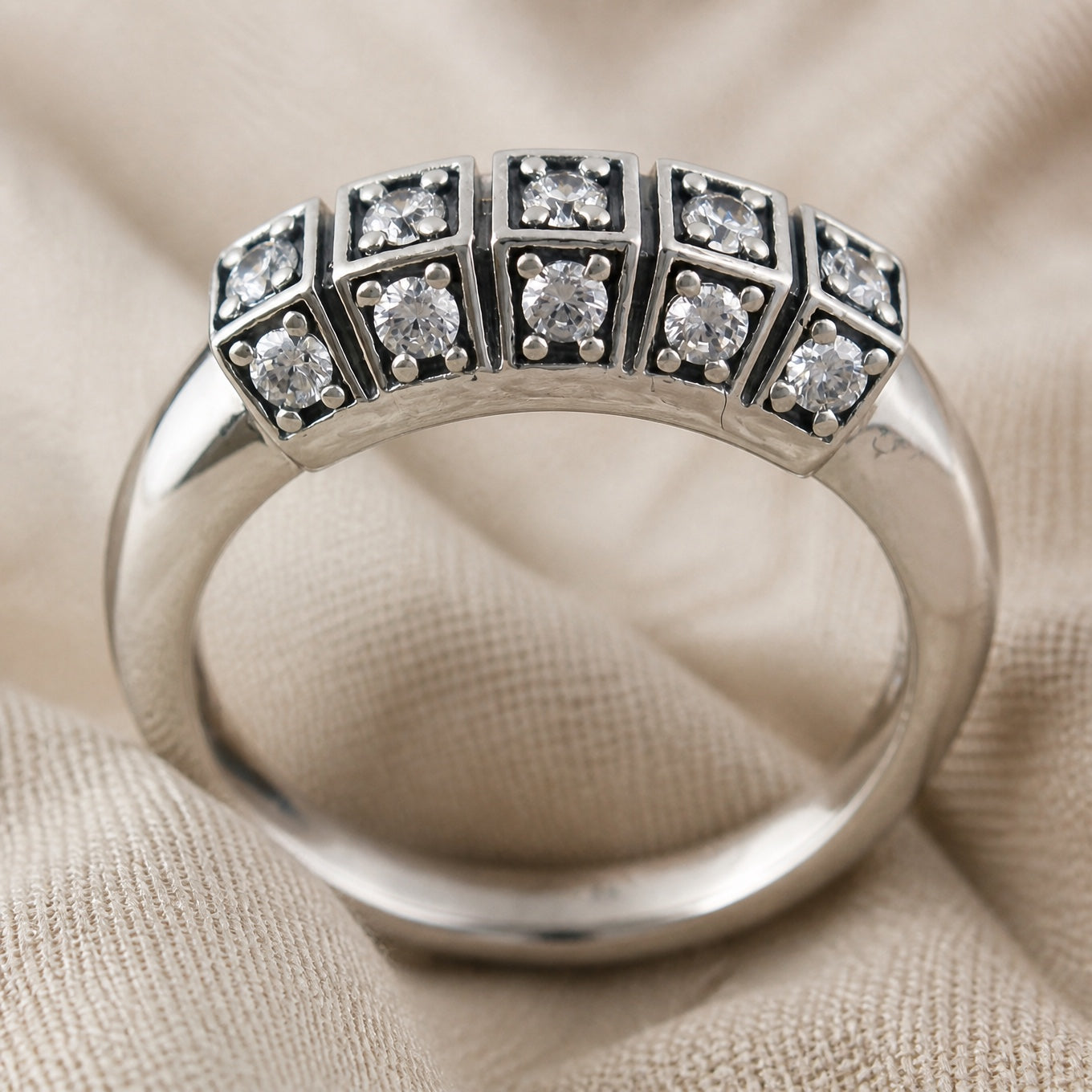 Luxe Vintage Inlaid Zirconia Ring