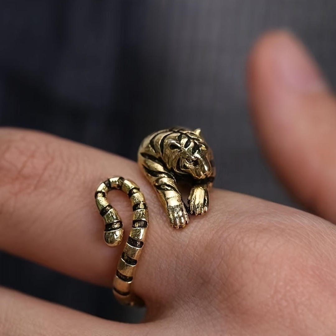 Tiger Hug Adjustable Ring