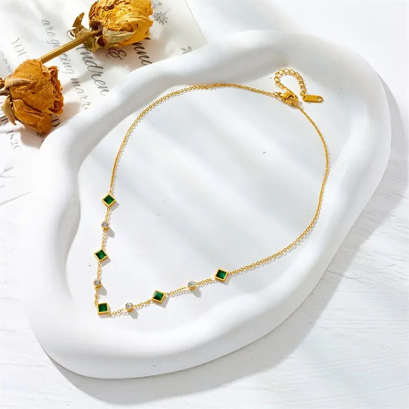 Amelisse Glenwyn Gold Necklace