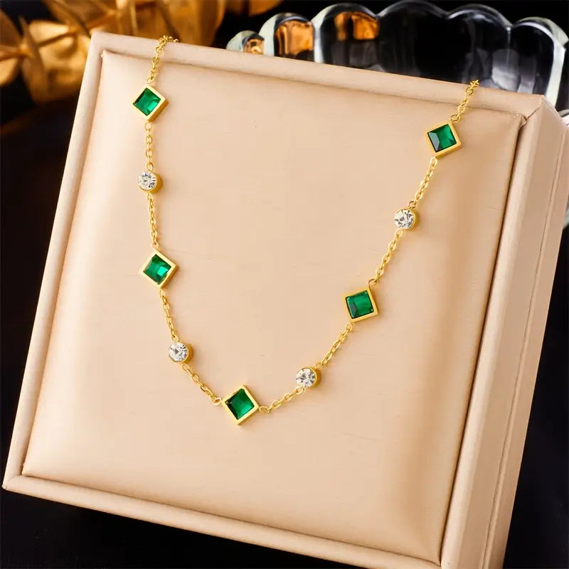 Amelisse Glenwyn Gold Necklace