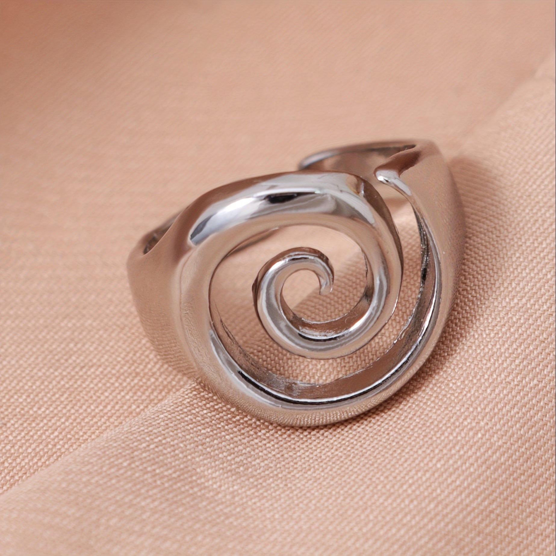 Minimalist Hollow Spiral Snail Design Ring