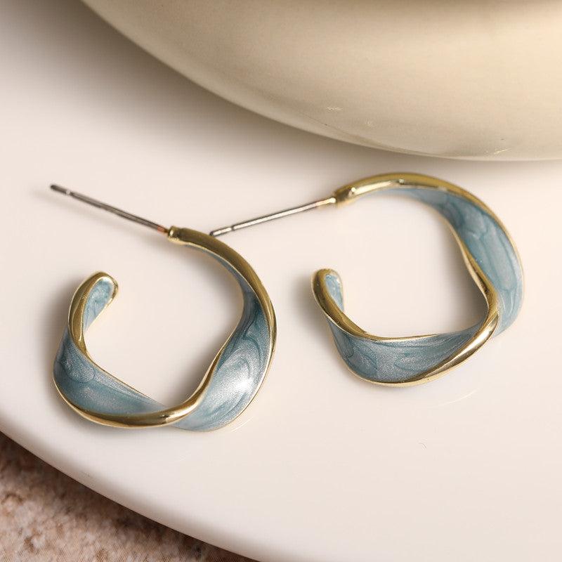 Elegant Twisted C-Shaped Earrings