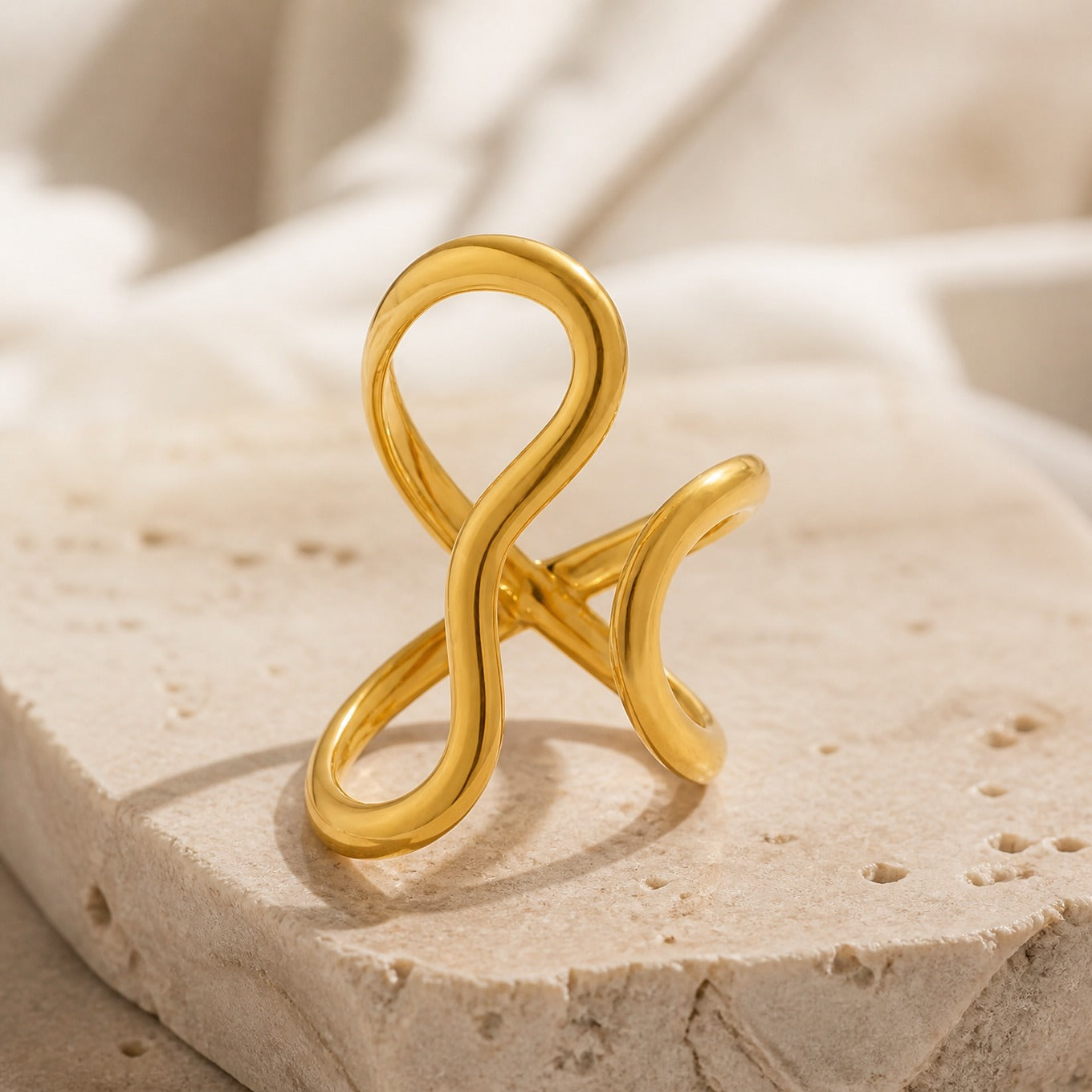 Éclat Gold Statement Ring